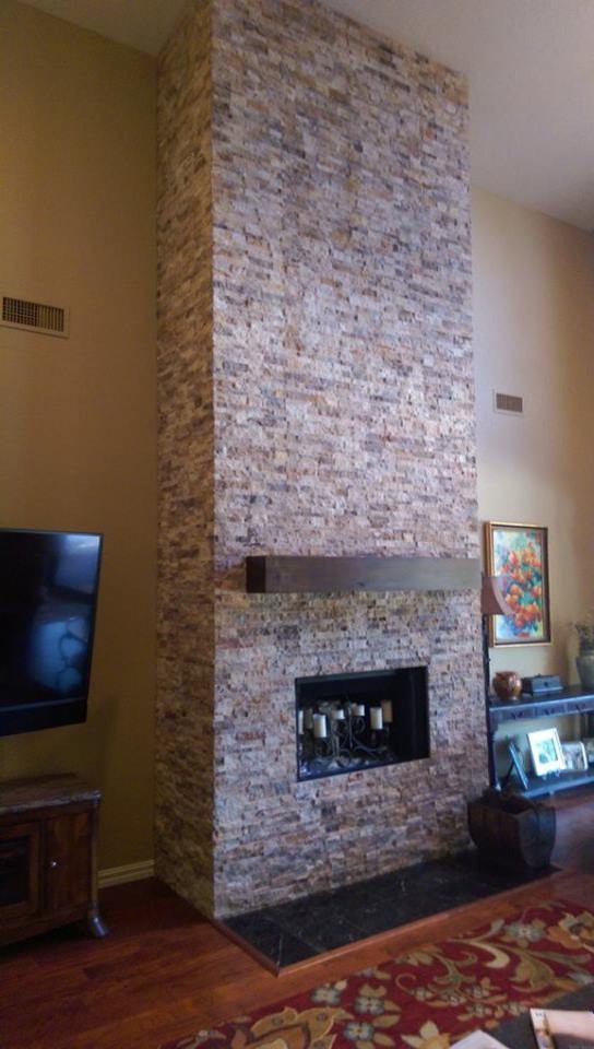 Example of a transitional home design design in Phoenix