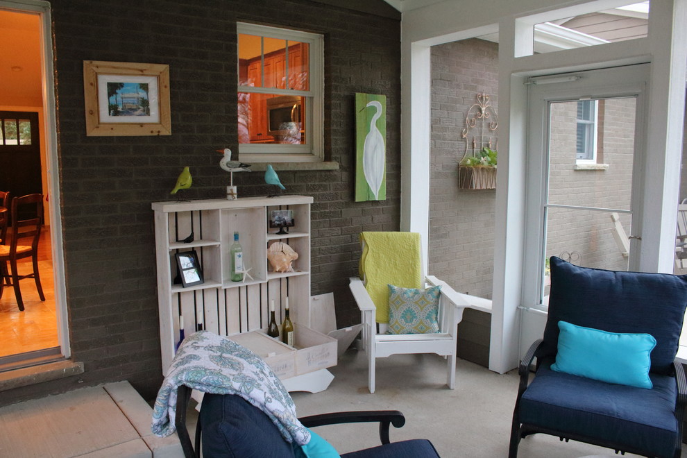 Inspiration for a beach style sunroom in Chicago.