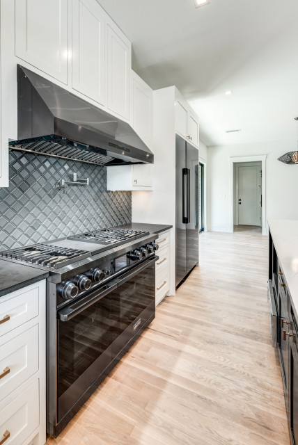 1318 Apache arts-and-crafts-kitchen