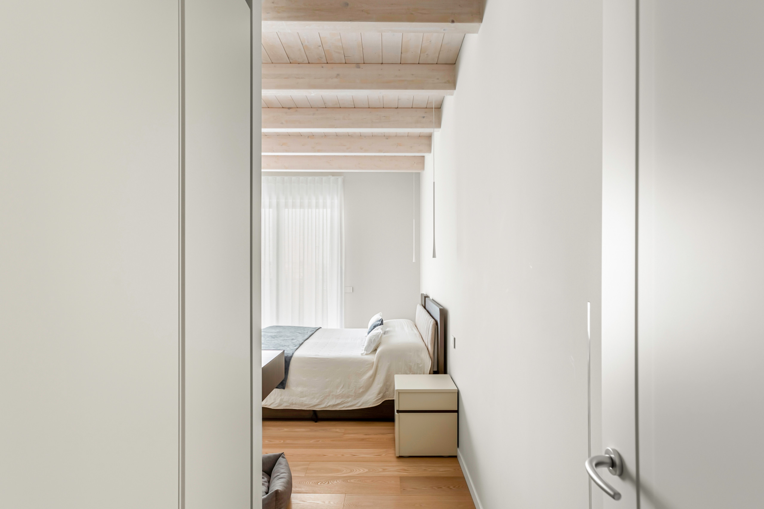 Attico con terrazzo, 140 mq - Solaro (mi)
