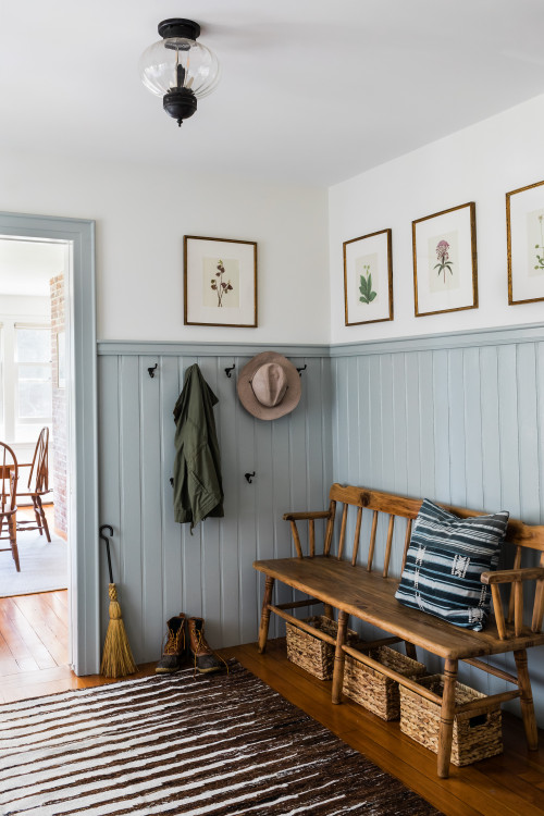 Beach style entryway in small cottage room