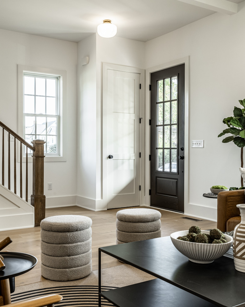 Example of a transitional entryway design in Indianapolis