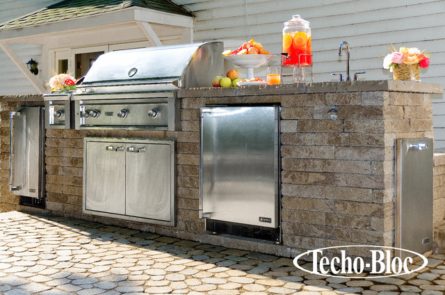 Outdoor Living - Grill Island in Chestnut Brown by Techo-Bloc