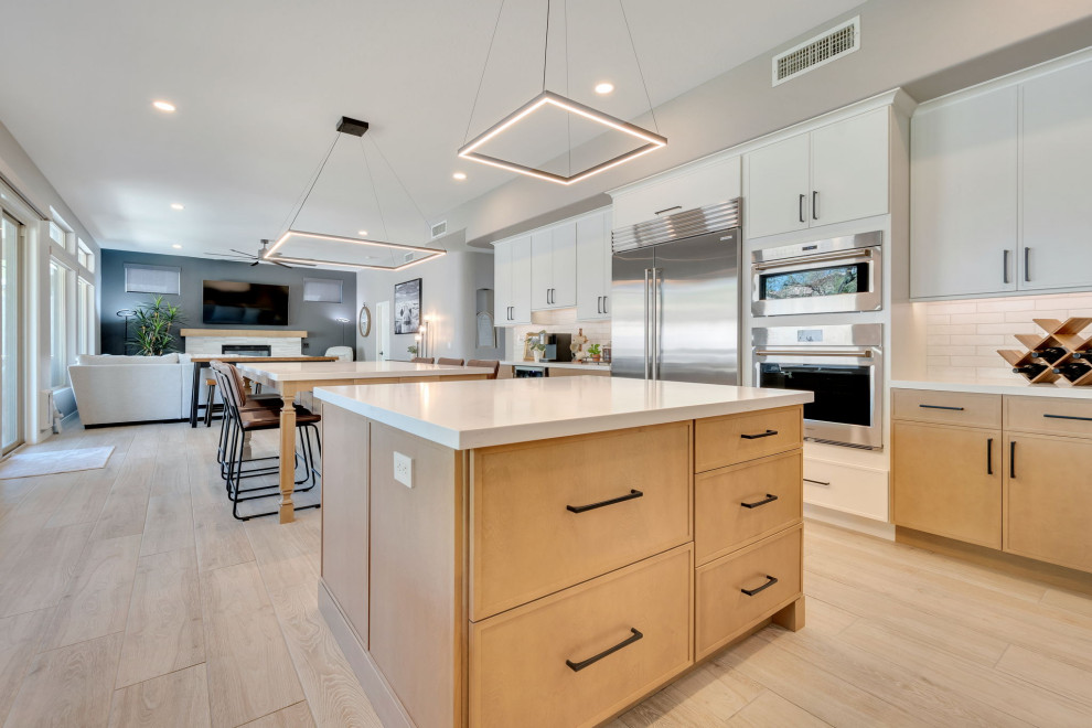 Kitchen - transitional kitchen idea in Phoenix