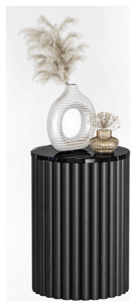 Коллекция приставных столиков