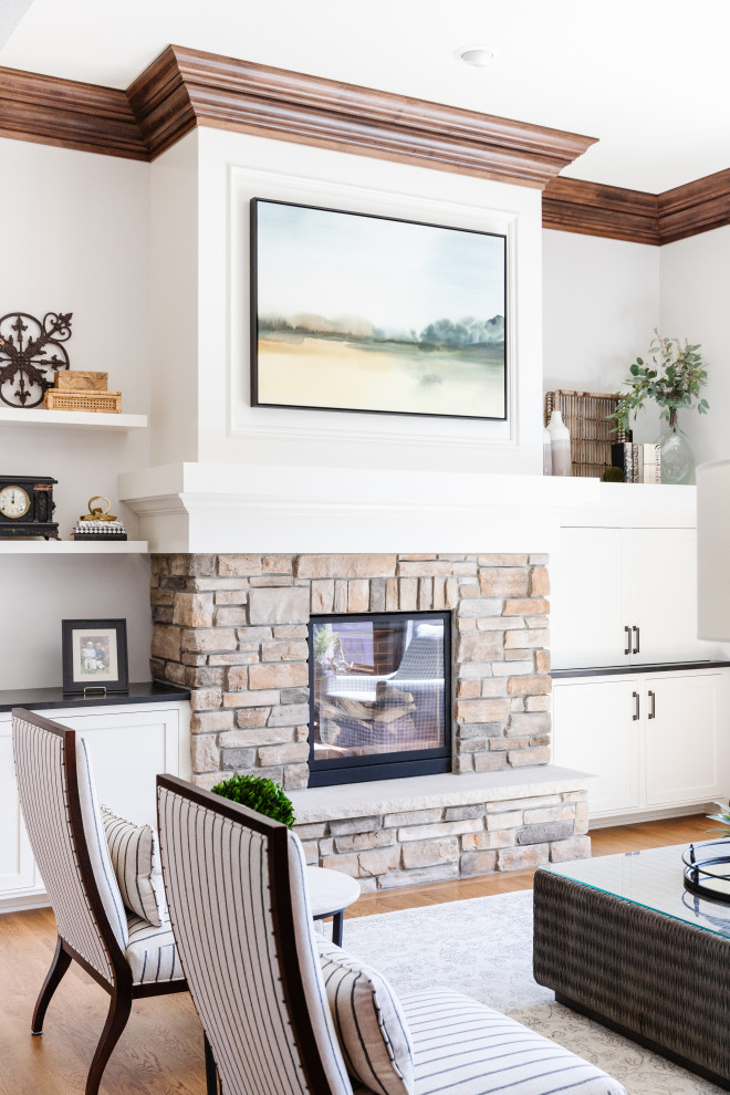Transitional home design photo in Minneapolis