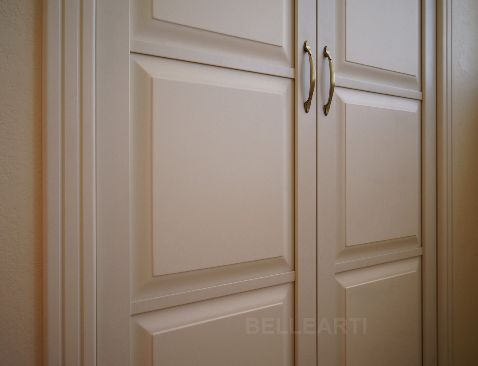 Шкафы купе Bellearti в стиле неоклассика