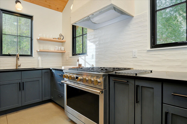 Two Rivers Custom Home modern-kueche
