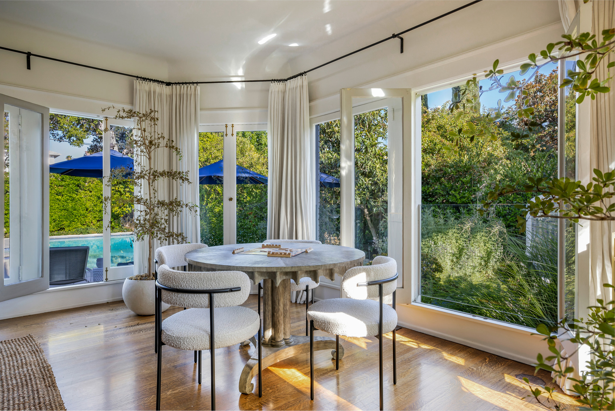 Staging-Van Ness