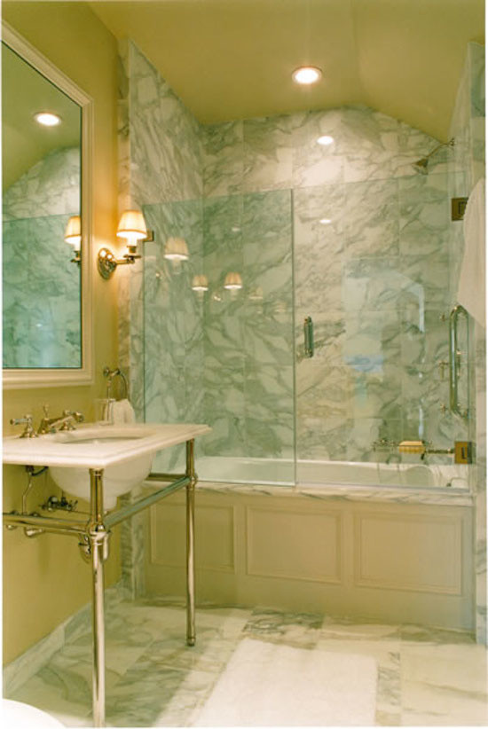 Large traditional master bathroom in San Francisco with beige walls and a console sink.