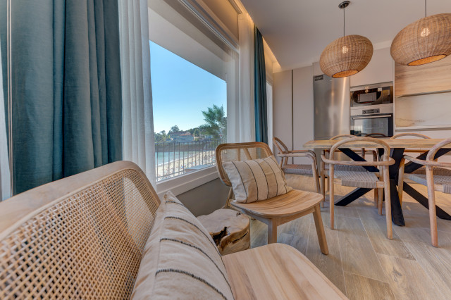 LAZOS CON EL MAR coastal-living-room