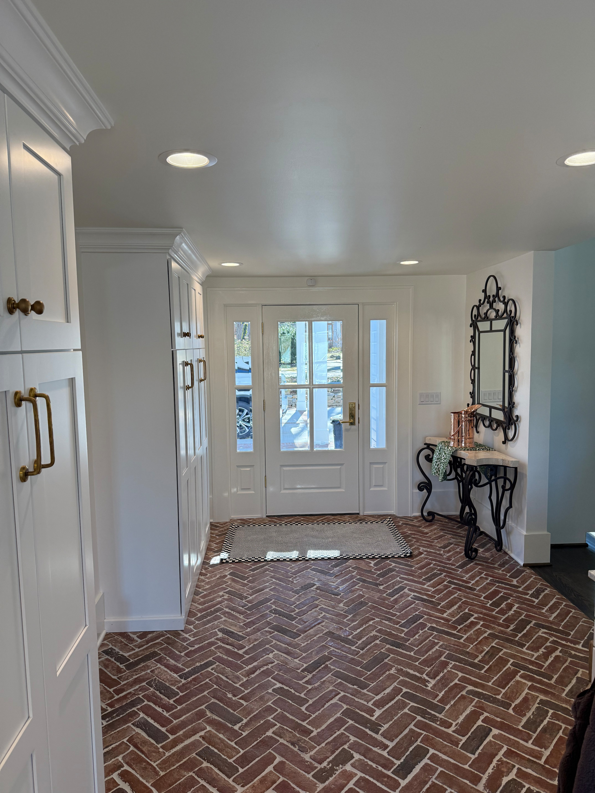Example of a trendy entryway design in Atlanta