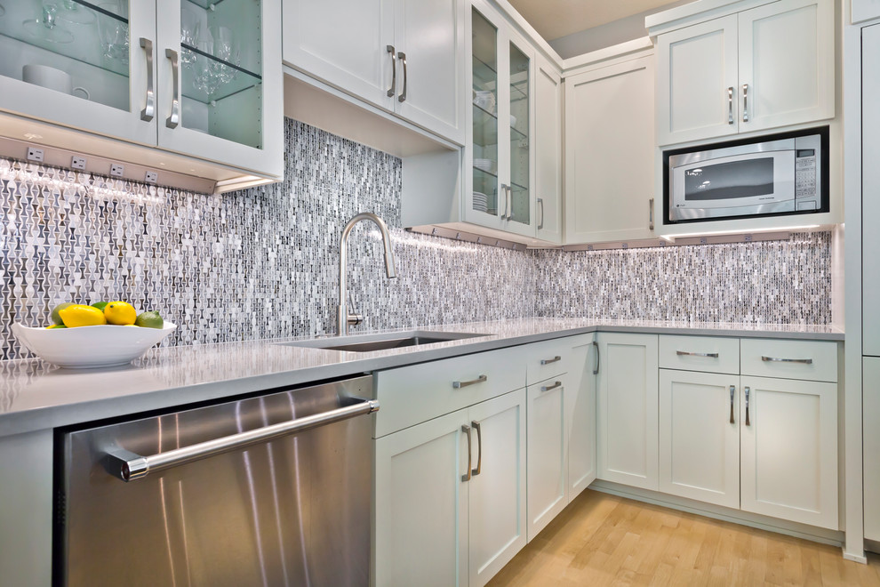 Inspiration for a transitional kitchen remodel in Minneapolis