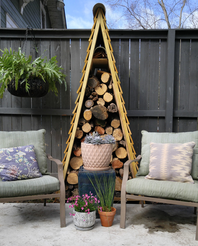 Example of a transitional patio design in Miami