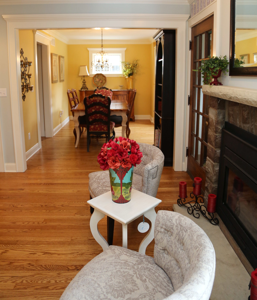 Home design - shabby-chic style home design idea in Cleveland