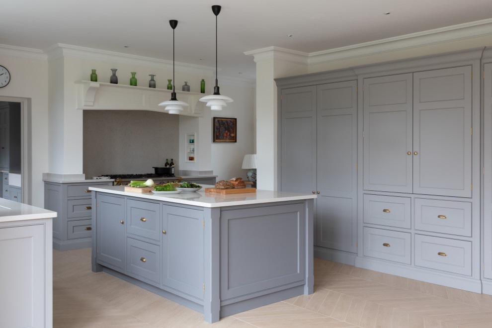 Inspiration for a transitional kitchen in Hertfordshire.