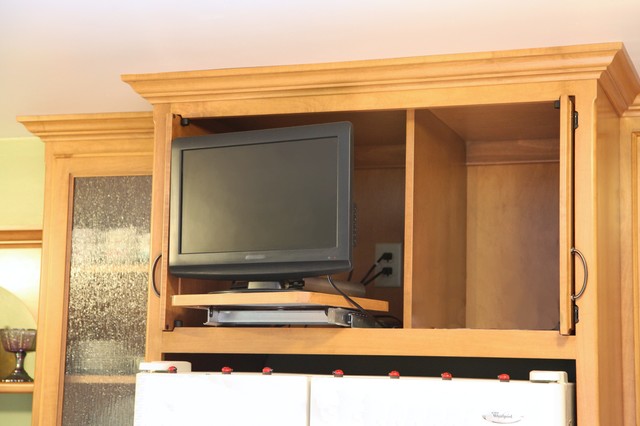 retro kitchen update traditional-kitchen