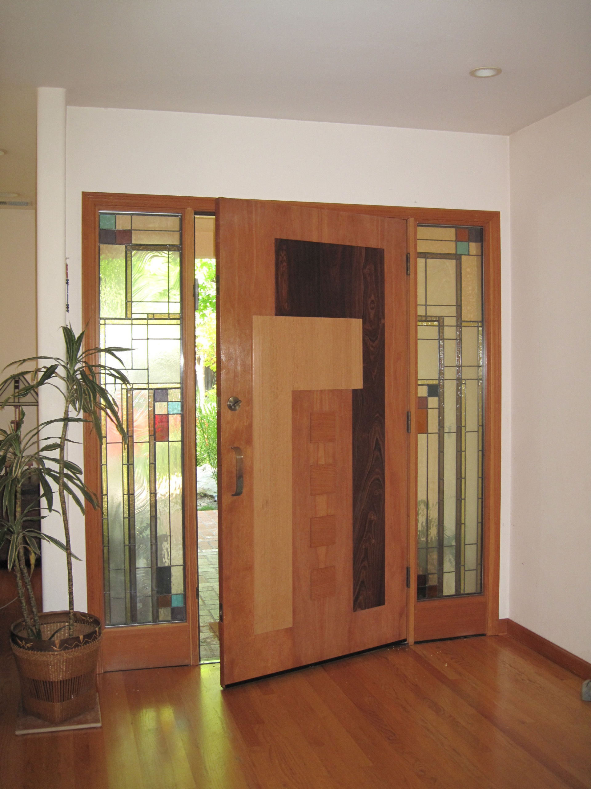 Expert Talk: Front Doors Hold Key to Great Style, image size:1920x2560