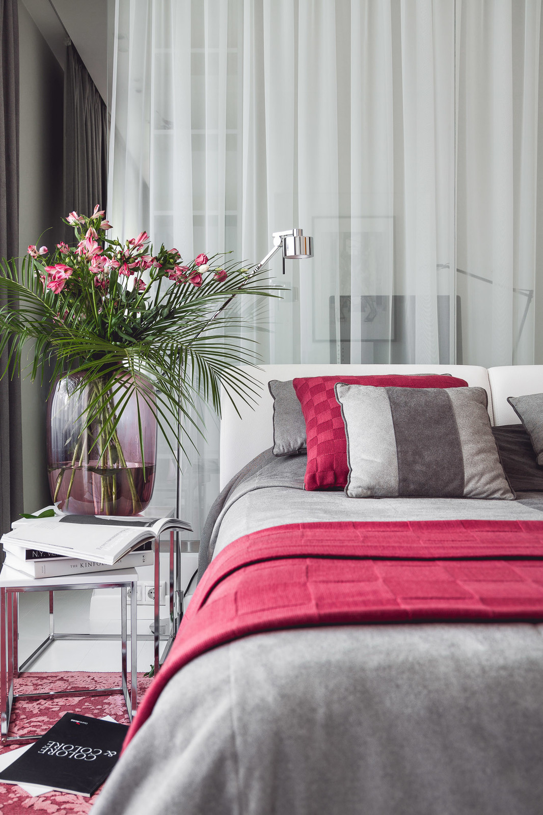 LET'S DRINK CHAMPAGNE AND DANCE ON THE TABLE