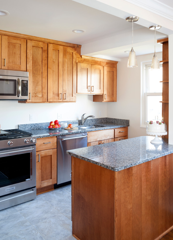 Example of a transitional kitchen design in DC Metro
