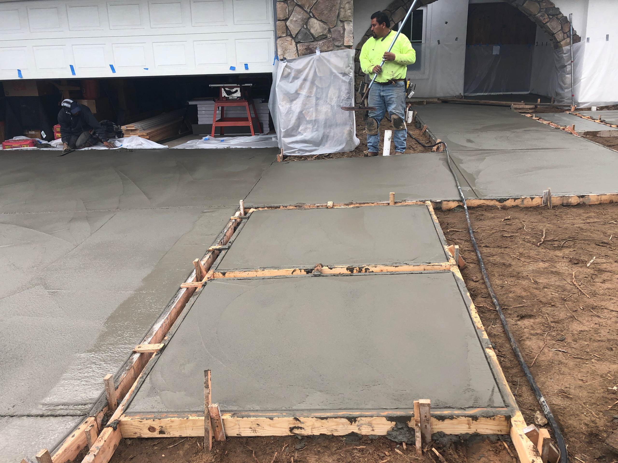 Pouring a New Concrete Sidewalk and Driveway in Del Mar