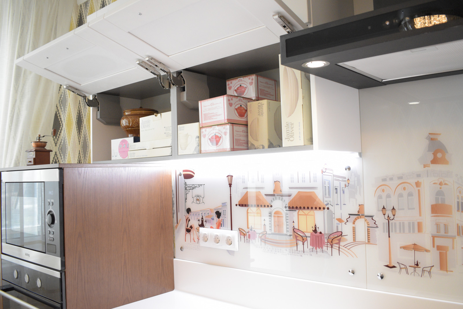 Кухня Кальвадос из массива дуба с каменной столешницей