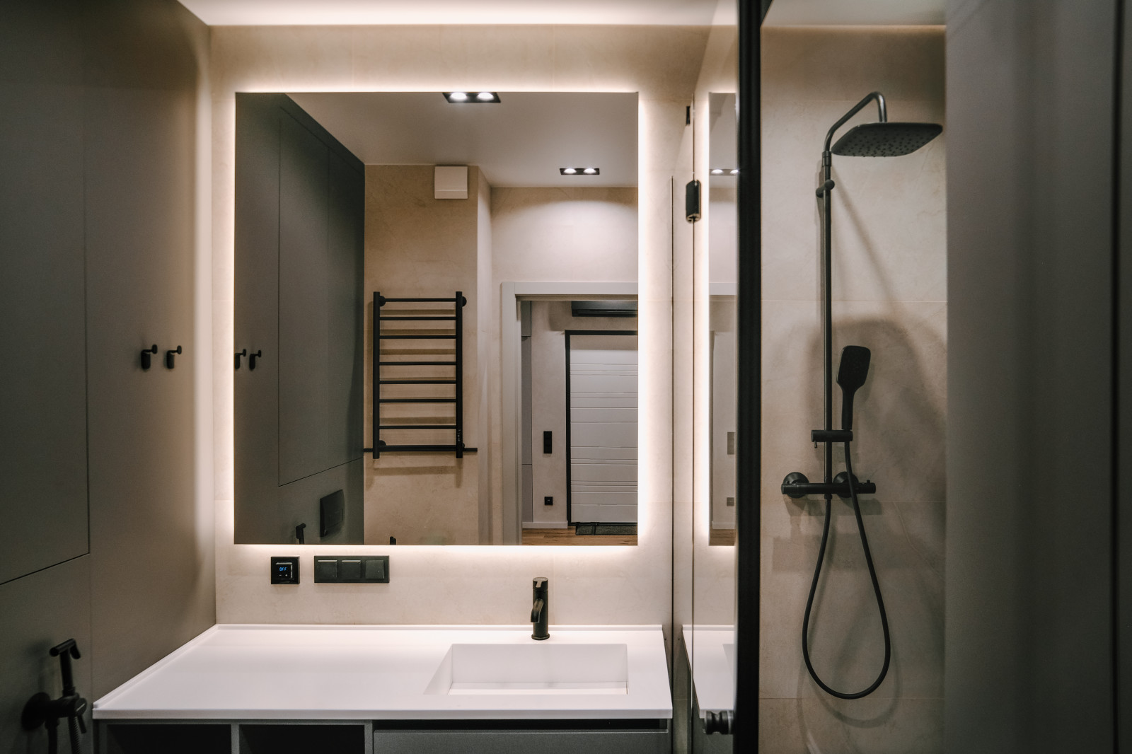 Квартира с дизайнерским ремонтом и освещением