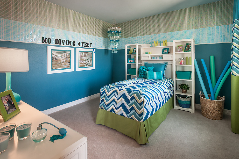 Inspiration for a traditional kids' bedroom in Phoenix.