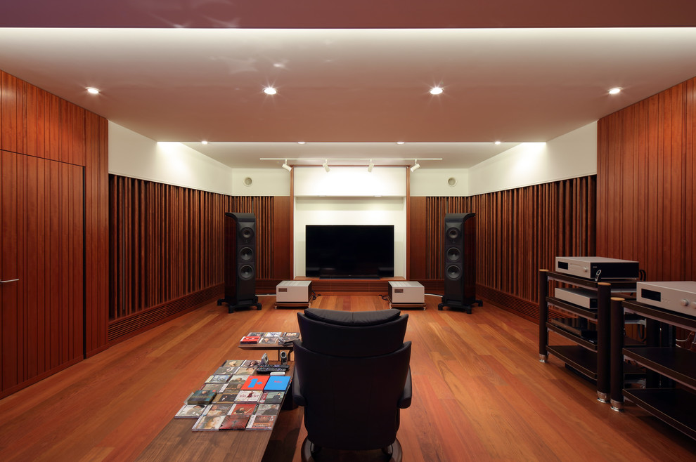 This is an example of a contemporary home theatre in Kyoto.