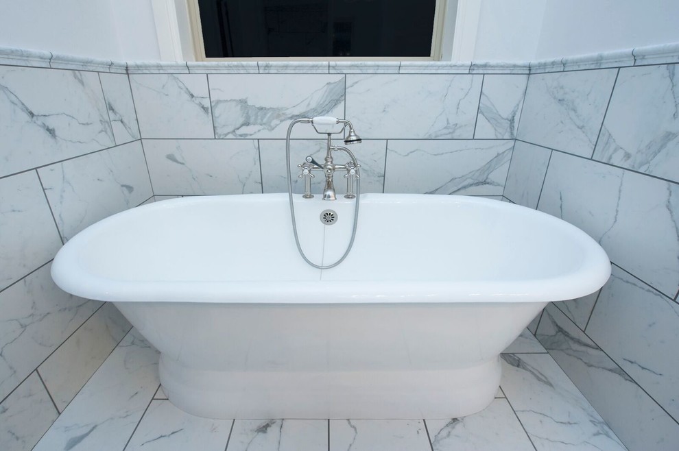 Photo of a contemporary bathroom in Oklahoma City.