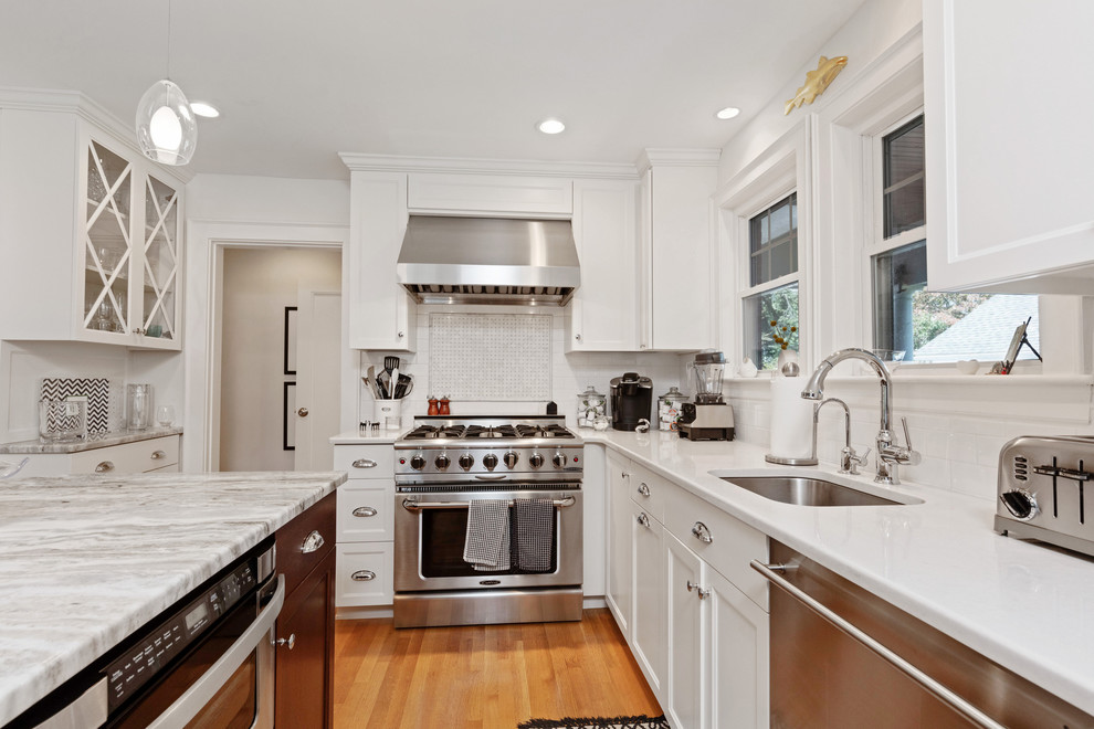 Kitchen - transitional kitchen idea in Boston