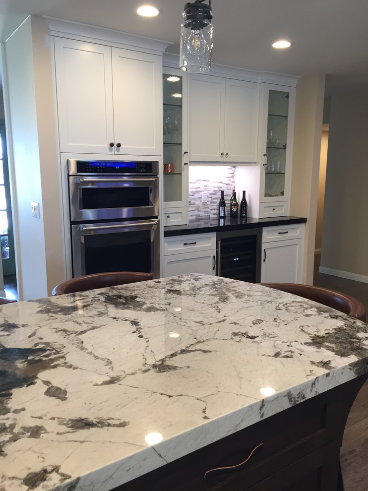 Kitchen - transitional kitchen idea in Orange County