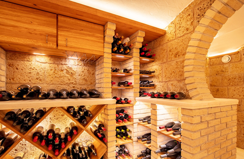 Inspiration for a traditional wine cellar in Stuttgart.