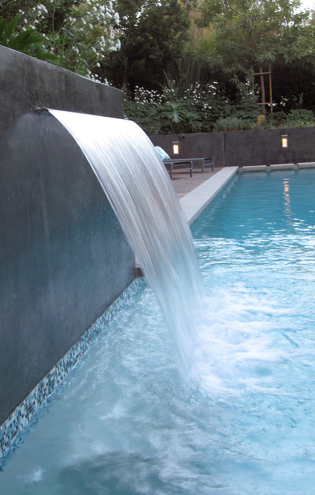 Design ideas for a modern pool in San Francisco.
