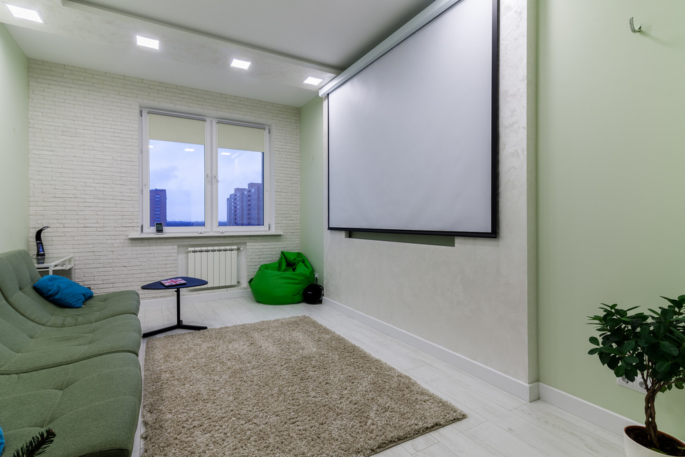 Просторная трехкомнатная квартира с приятным разноуровневым освещением в минимал