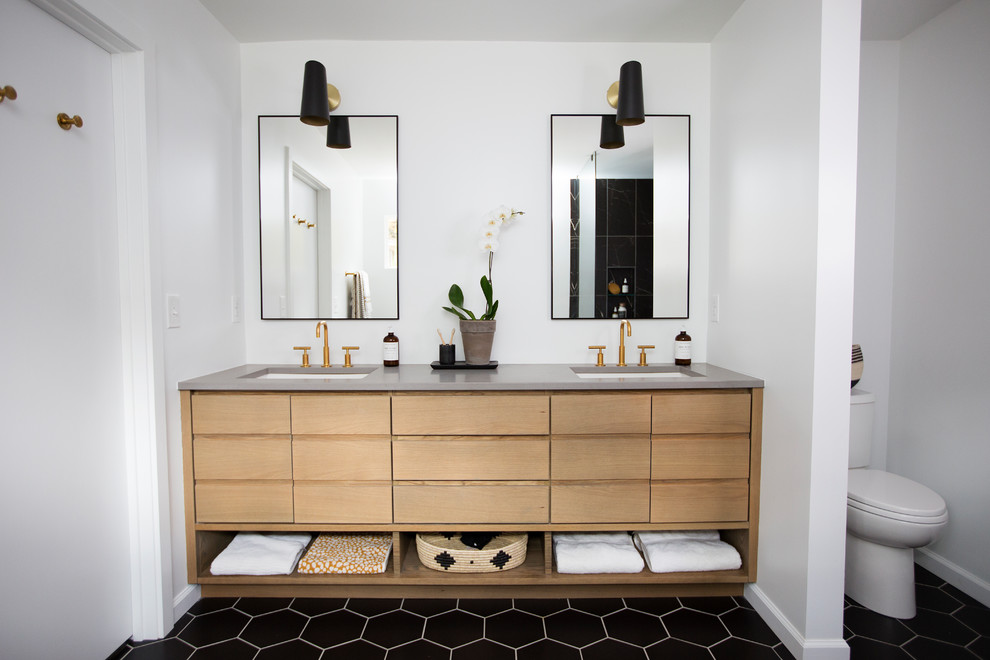 Home design - transitional home design idea in Atlanta