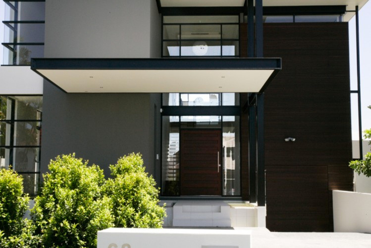 Photo of a contemporary entryway in Brisbane.