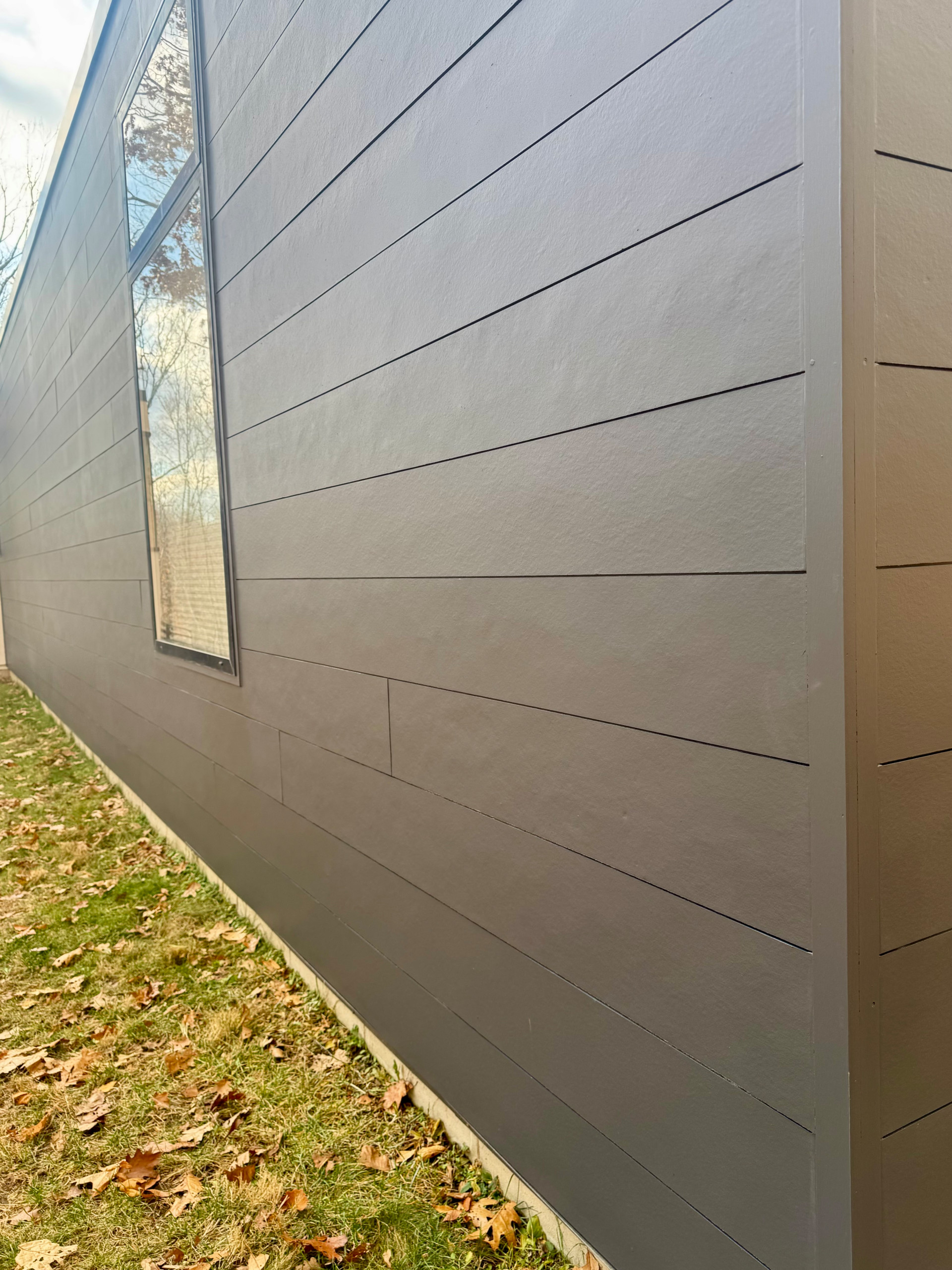 Complete change of the outdoor facade, replacing the old wood full of mold with a contemporary efficient long lasting material, cladding all the exterior walls on the mountain house.