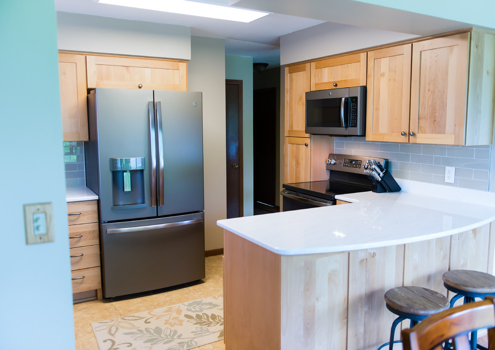 Kitchen - transitional kitchen idea