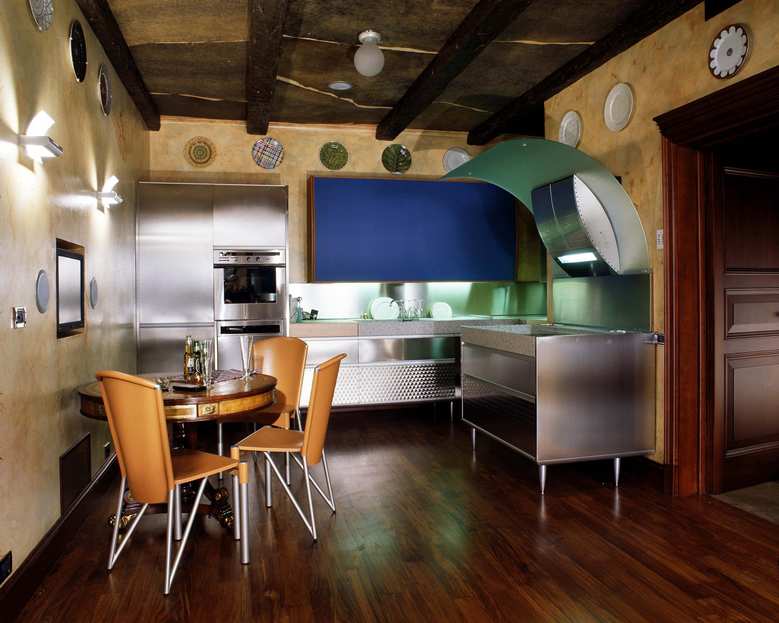 КВАРТИРА НА АРБАТЕ