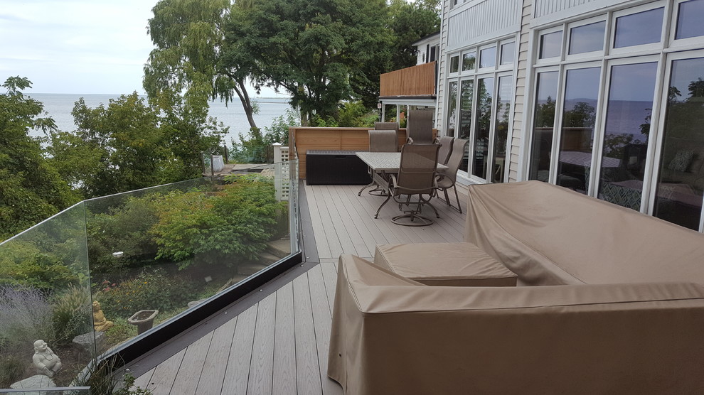 Deck - mid-sized transitional deck idea in Toronto