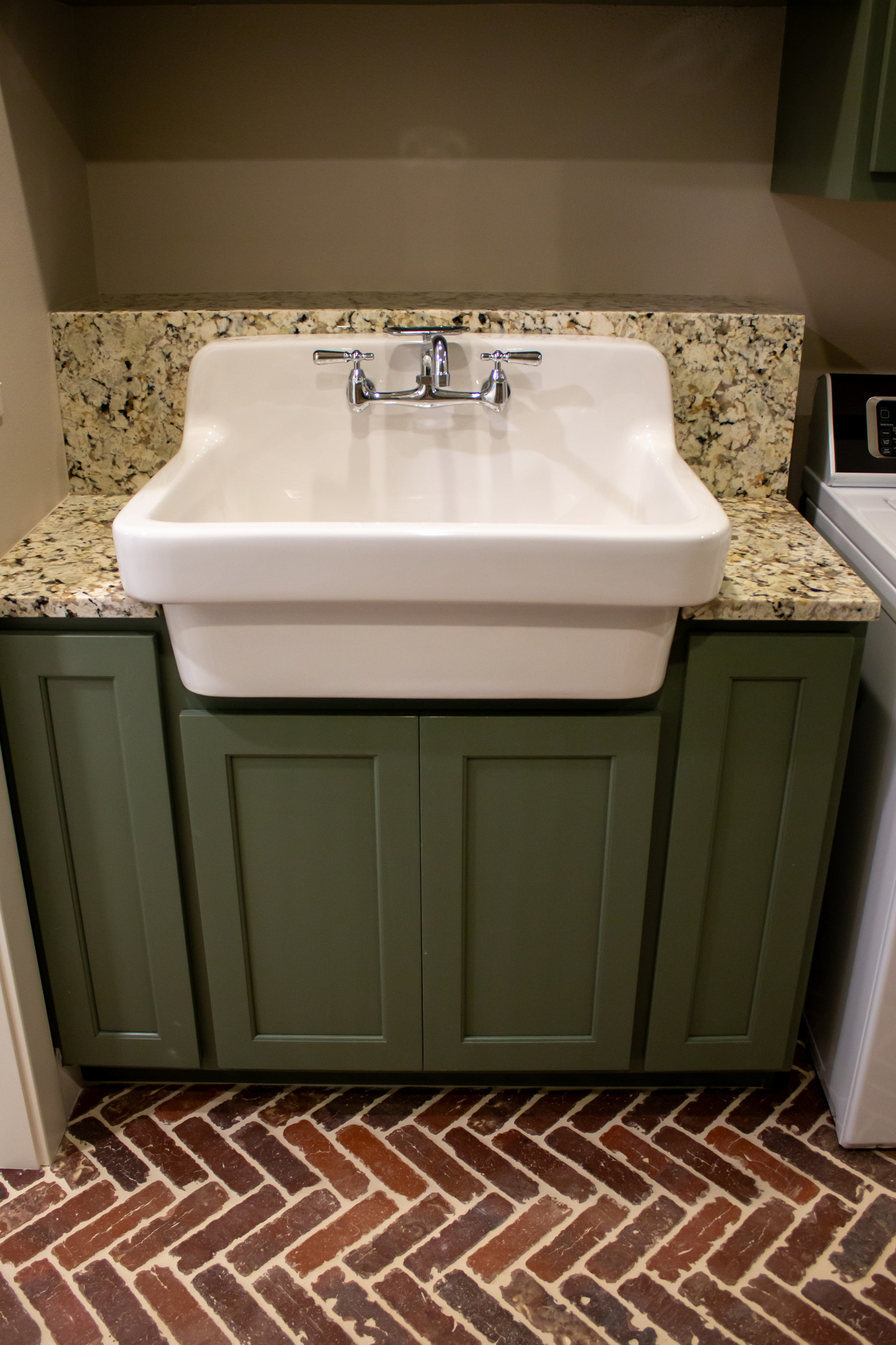 Albright Traditional Home - Laundry Room
