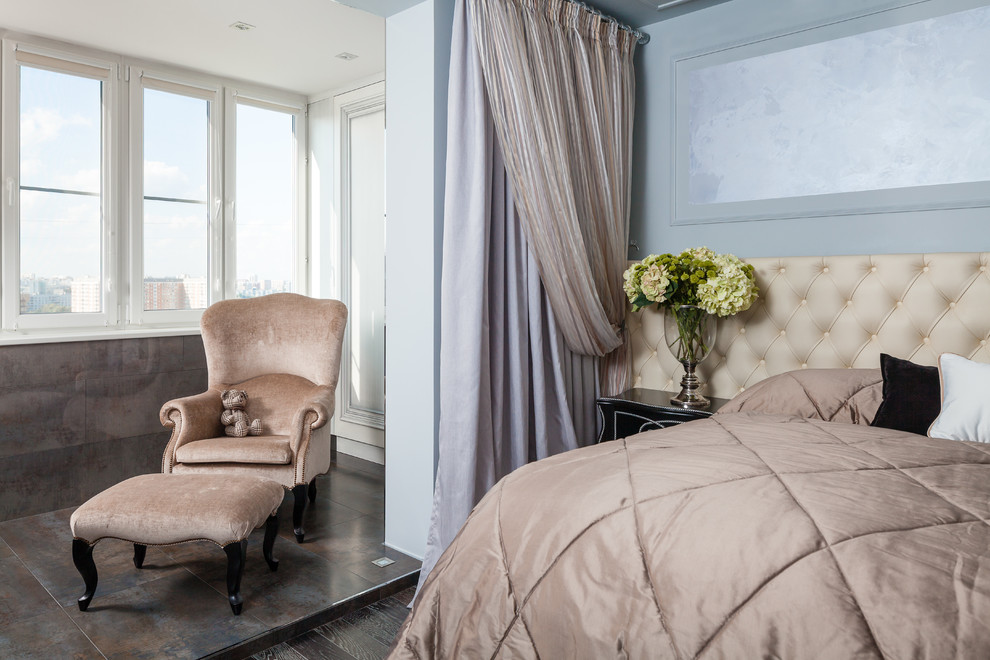 Квартира с гипсовым барельефом