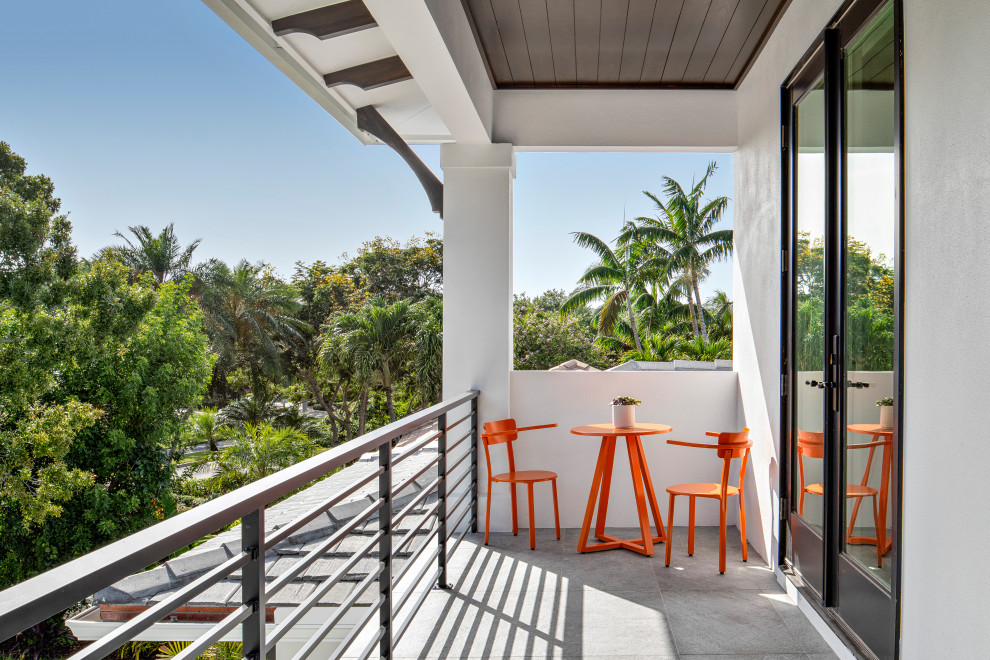 Design ideas for a nautical patio in Miami.