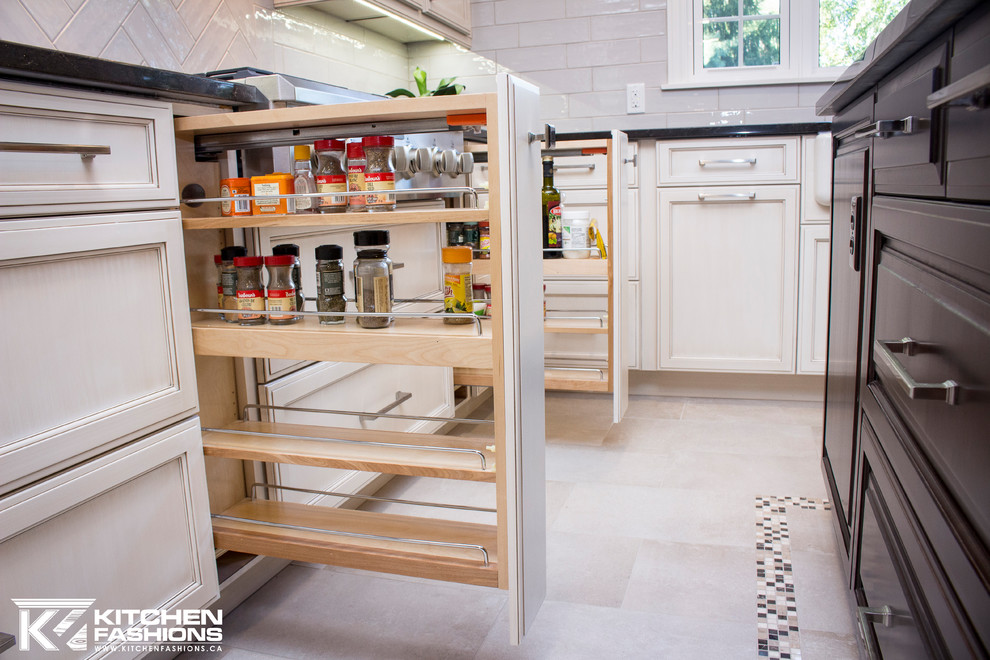 Inspiration for a large transitional kitchen remodel