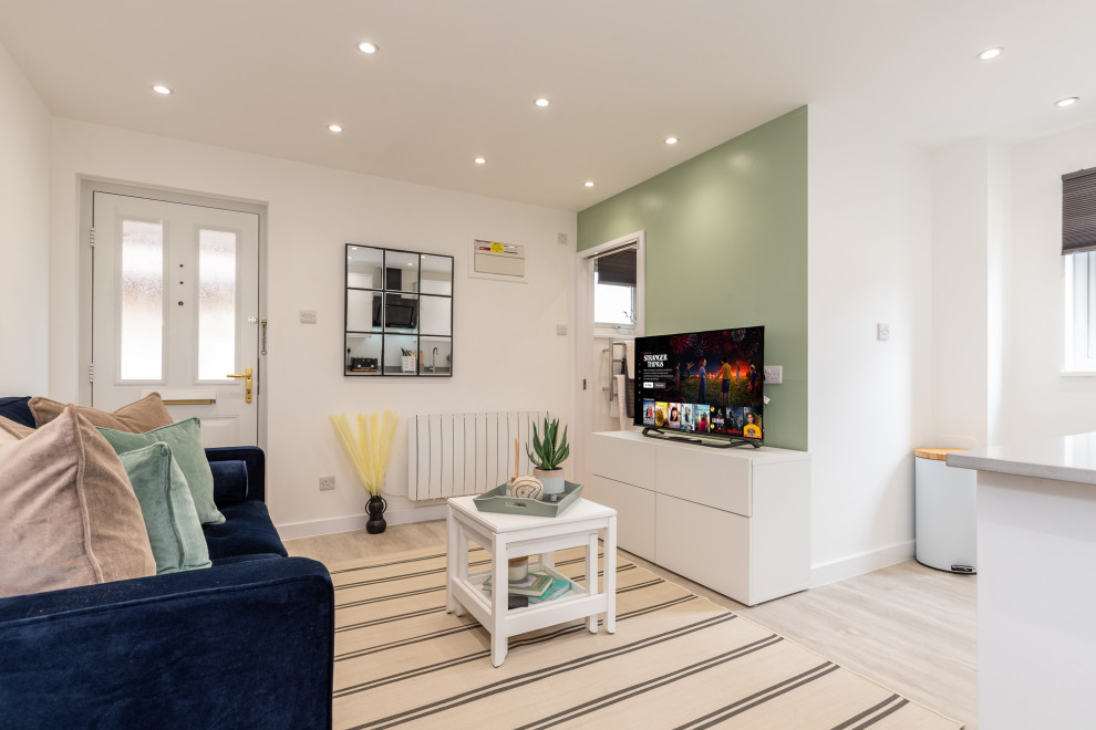Staged to let- AirBnb- milton keynes