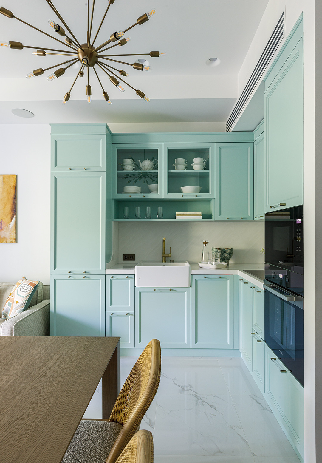 Двухкомнатные апартаменты в премиальном комплексе в Сочи