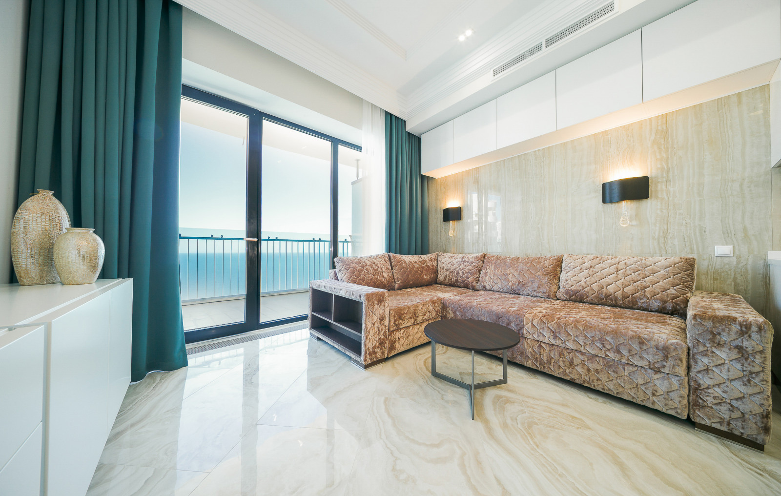 Апартаменты  ЖК "Актёр гэлакси" в современном морском стиле