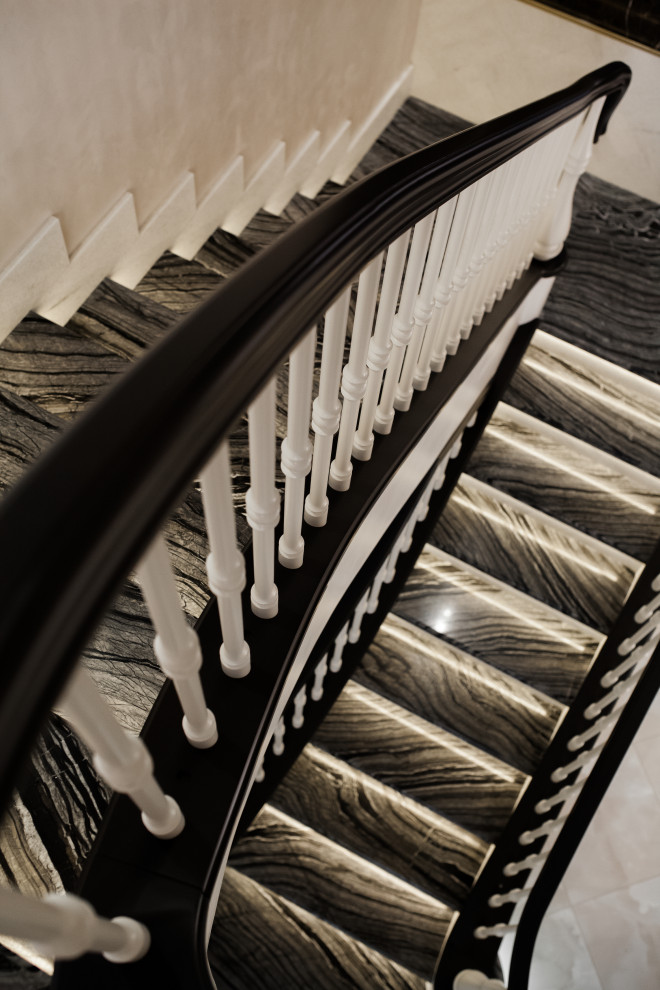 Лестница из мрамора