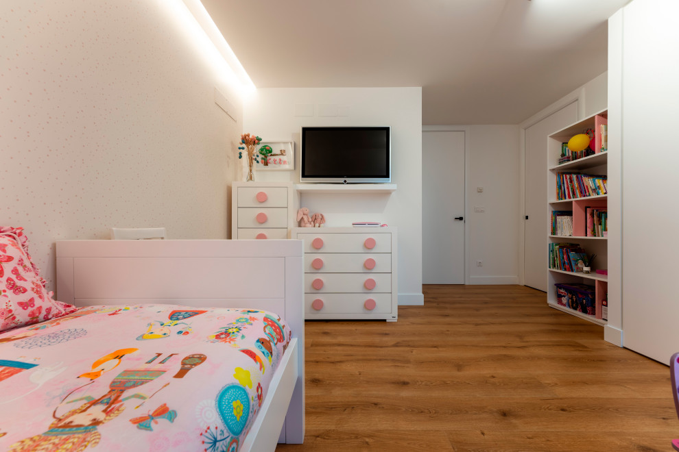 Atico "capricho" con algunos muebles de familia.